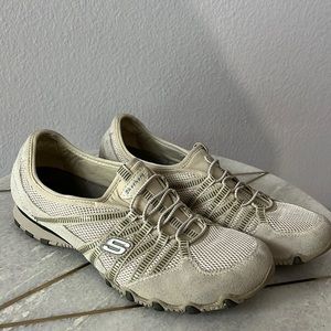 Sketchers woman’s sneakers. Size 9